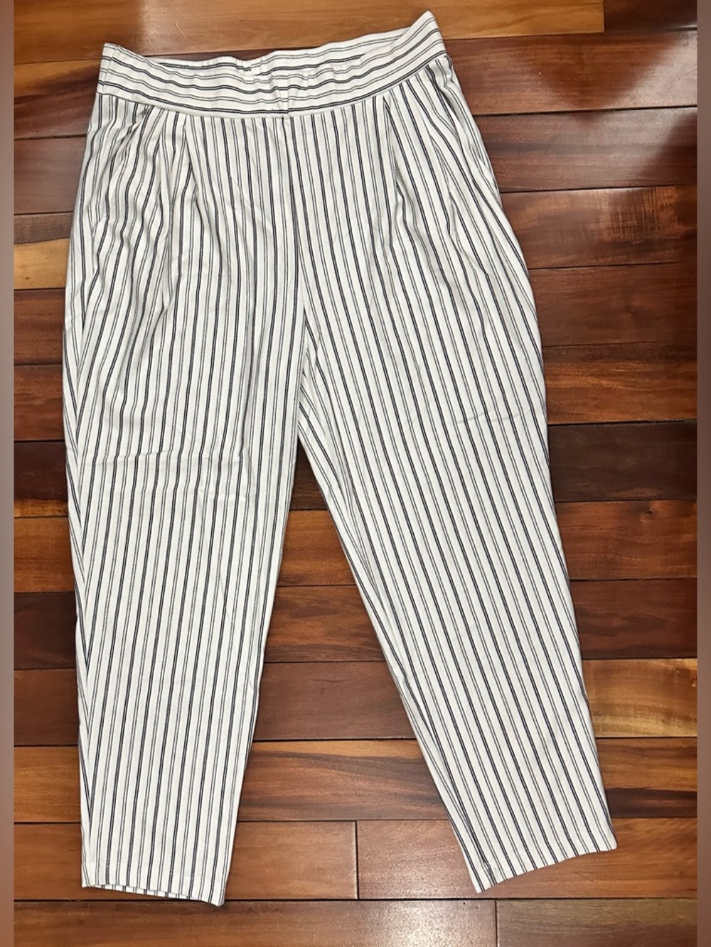 NWT. Anthropologie White and Black Striped Tapered Pants, L